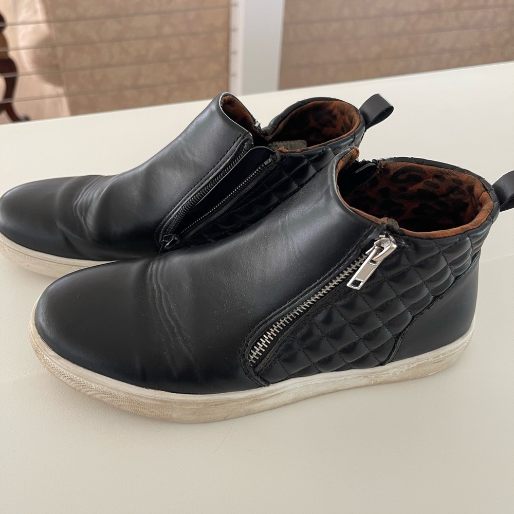 Steve a madden quilted ankle boots